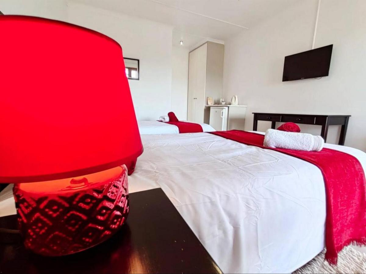 Aviators Paradise Guest House موسيلباي المظهر الخارجي الصورة